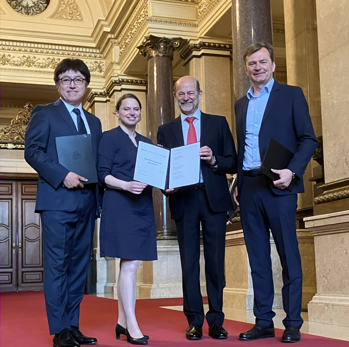 MB Energy, Daimler Truck and Kawasaki Heavy Industries signed agreement to develop liquefied hydrogen supply chain to Europe via Hamburg